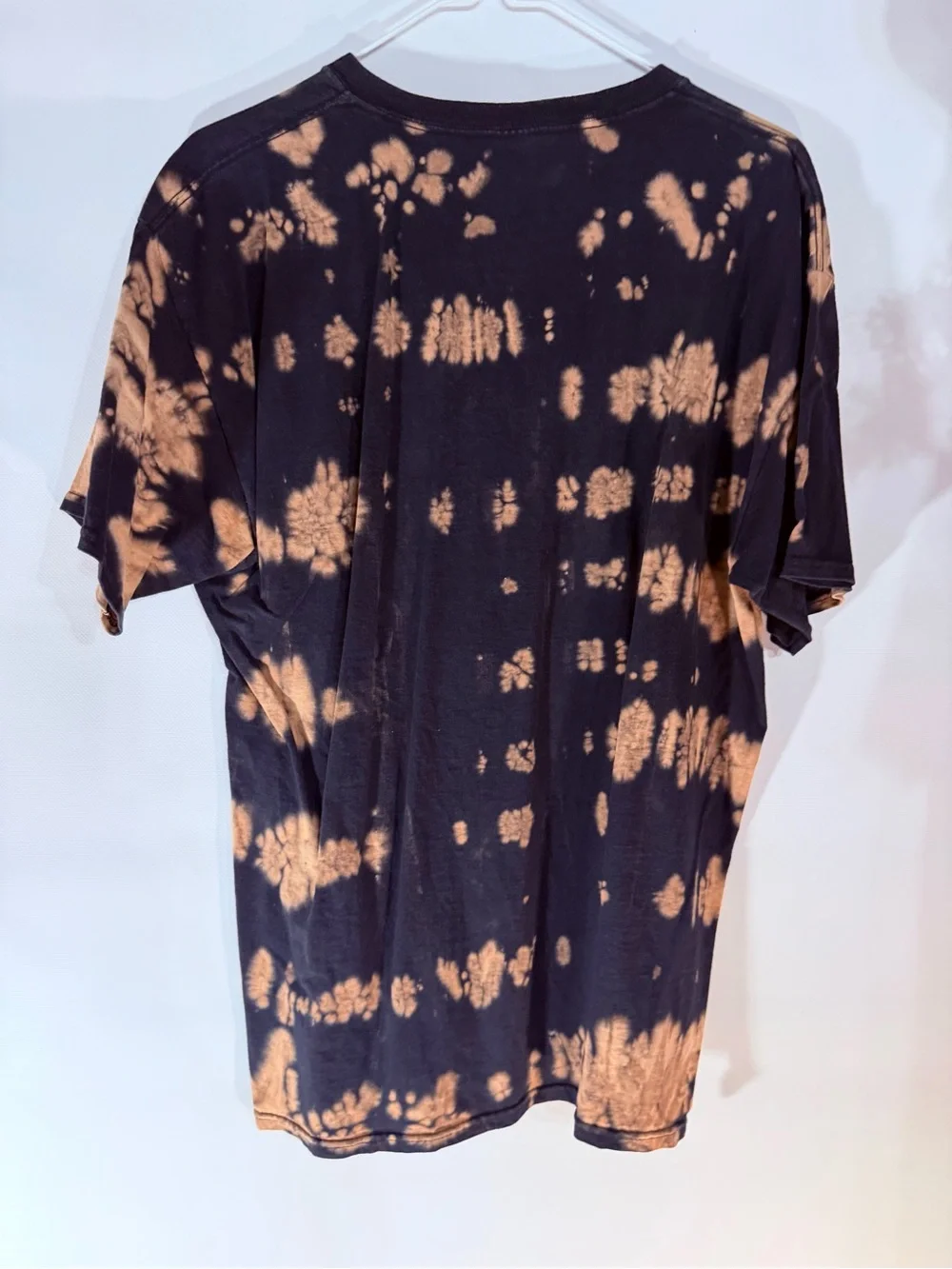 DC Men’s Short Sleeve Tie-Dye Batman Tee - Black & Rust